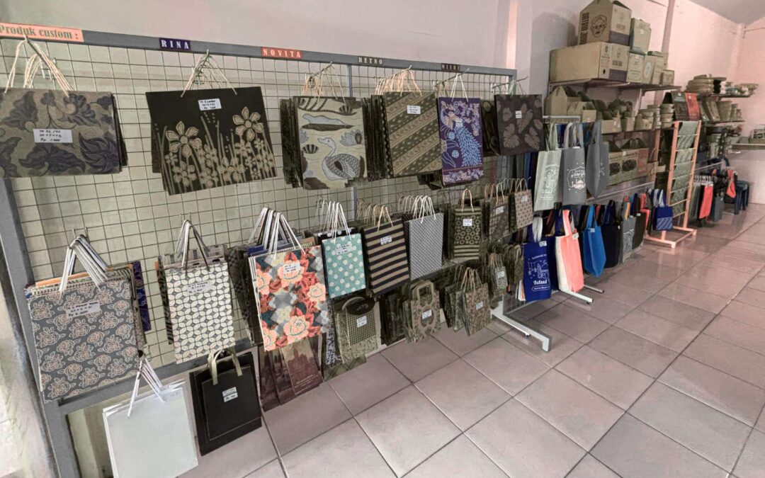 Jual Paper Bag Harga Grosir Berkualitas dengan Desain Custom